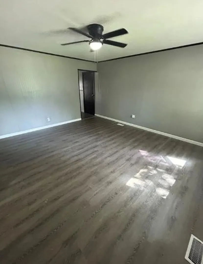 For Lease — Photo 2
