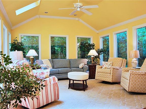 5th image of 2062 Nottingham Ln