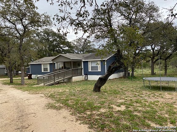 5th image of 311 Flores Oaks Dr