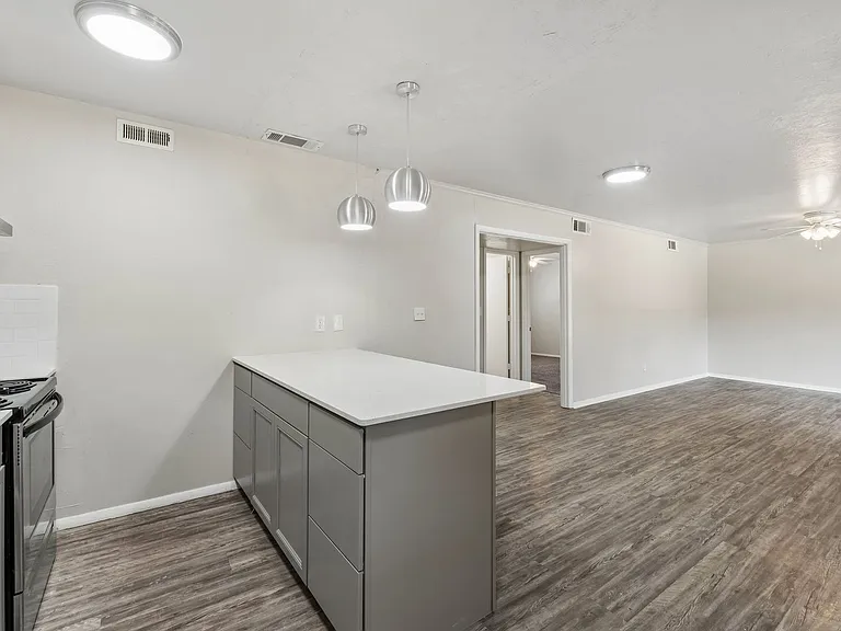 Terraces at Nichols Hills Renovated Two-Bedrooms — Photo 34