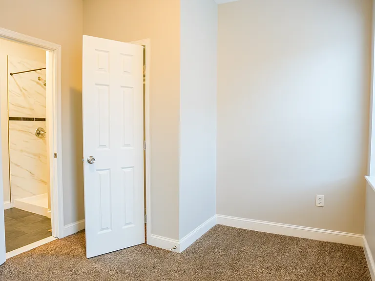 1613 N Spring St — Photo 11