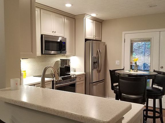 3rd image of 501 Buck Cove Ter