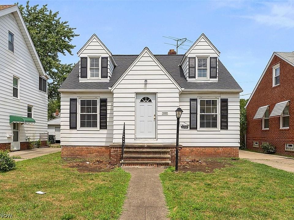 1st image of 22051 Fuller Ave