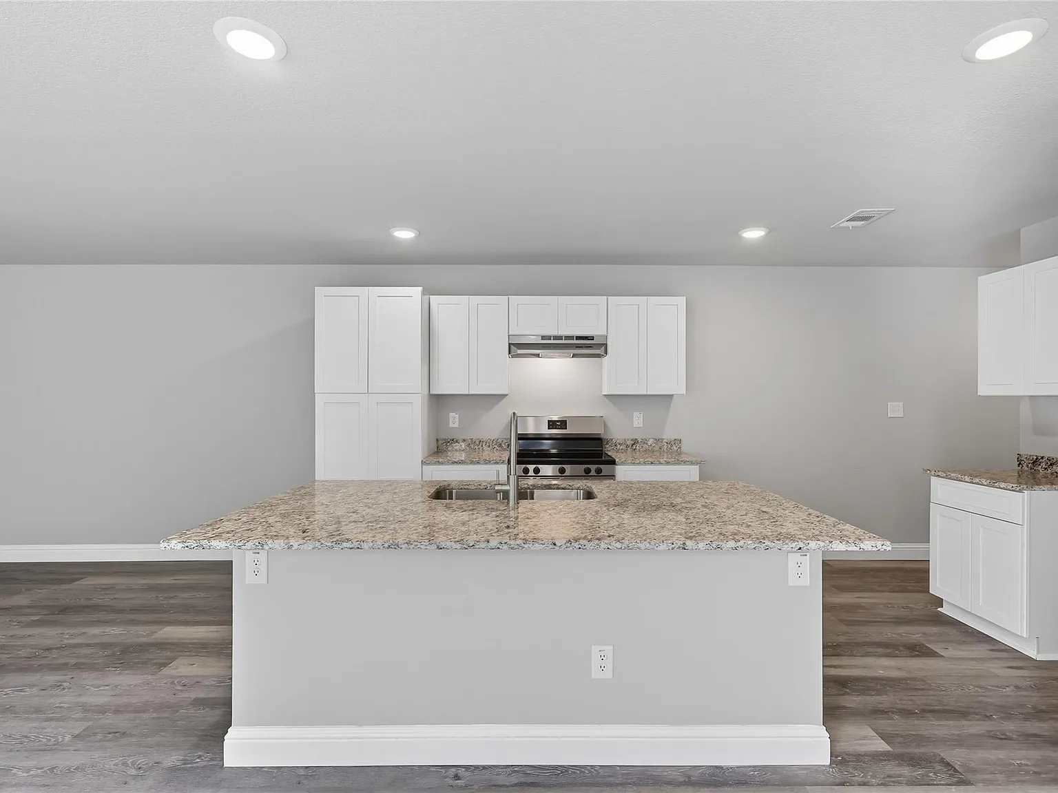 3 bed, 1380 sqft, $2,000 — Photo 4