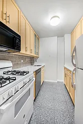 Rented by AVENUE 8 INC