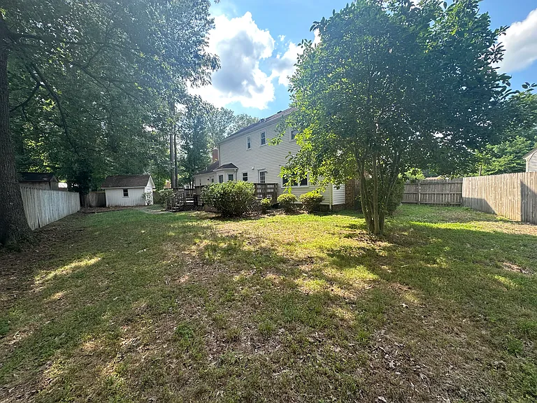608 Hearndon Ct — Photo 36