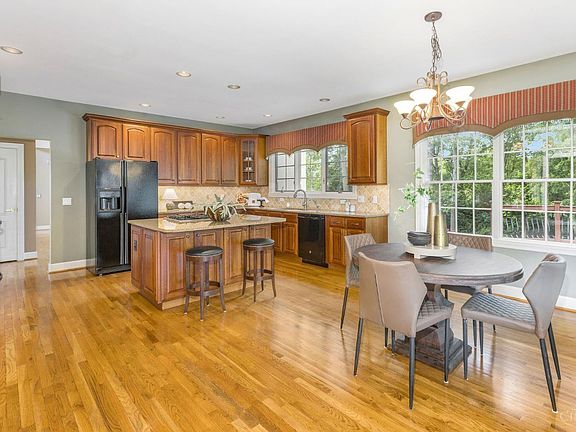 4th image of 7161 Overton Way