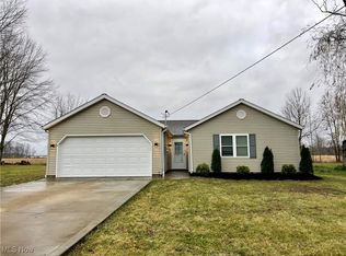 1012 Evening Star Dr, Roaming Shores, OH 44085