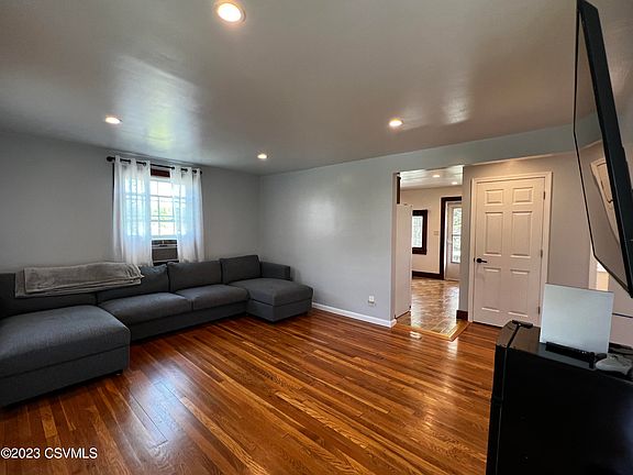 3rd image of 329 PENN Avenue