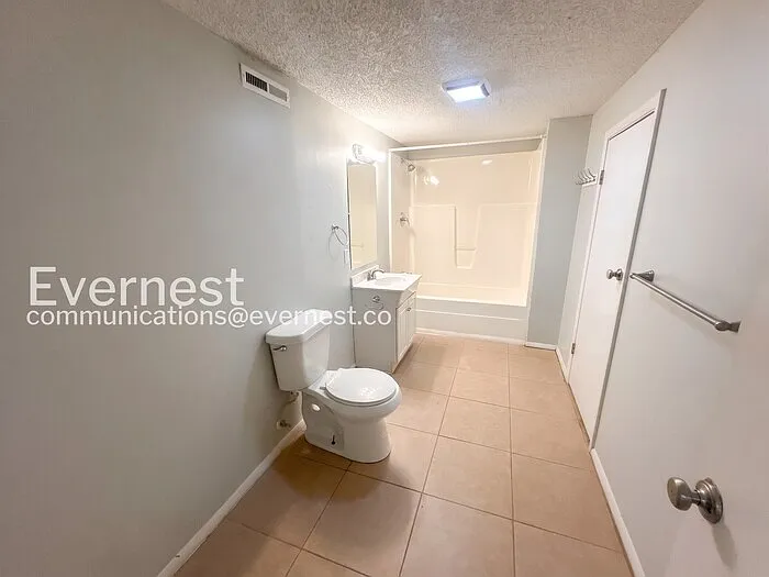 8109 NE 51st St — Photo 19