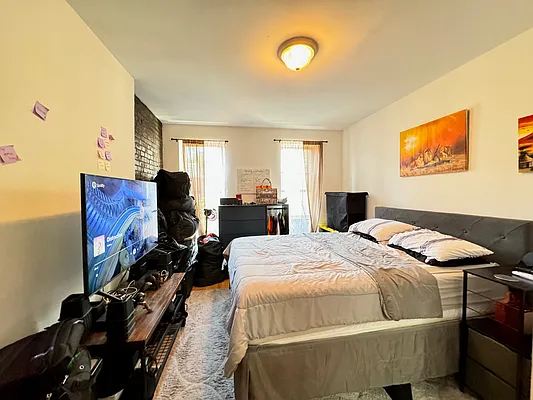 Rented by KNOCKKNOCK LLC | media 20