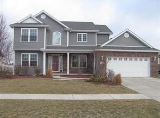 2002 Brook Stone Dr, Bourbonnais, IL 60914