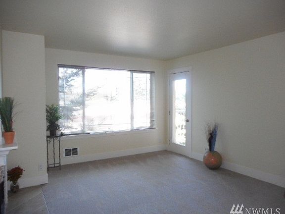4th image of 935 N 200th St Unit A202