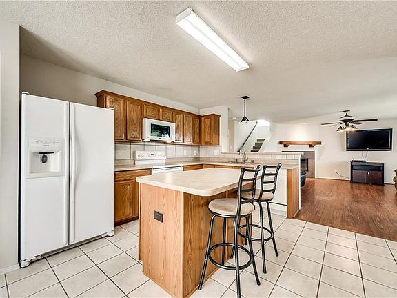 2nd image of 1517 Redman Dr