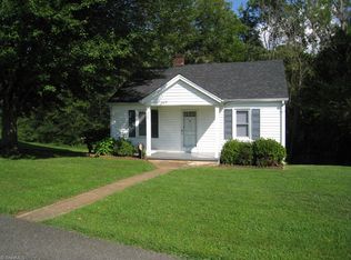 408 Dodson Ct, Pilot Mountain, NC 27041