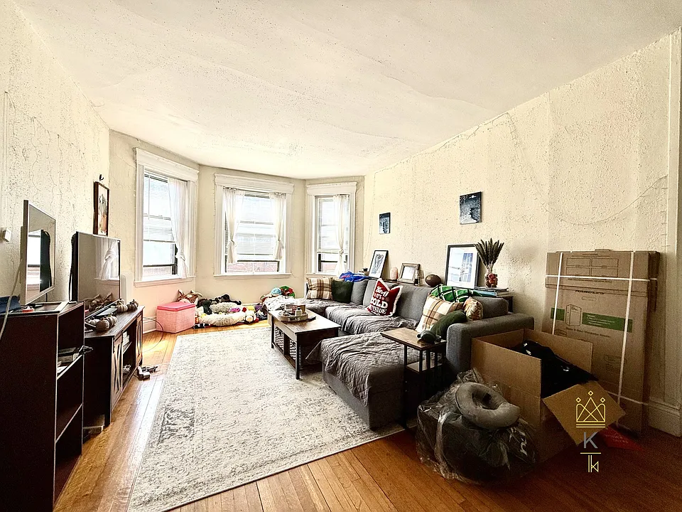 1957 Commonwealth Ave #5