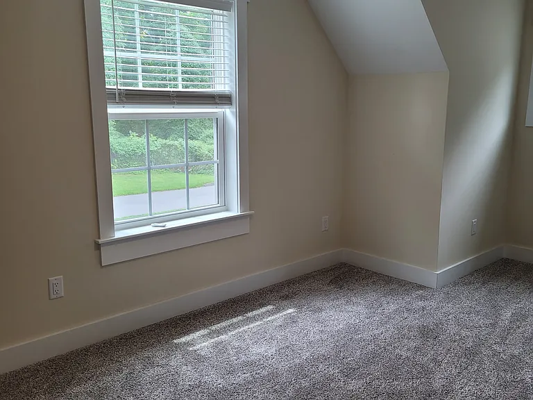 80 Brooklyn Rd — Photo 2