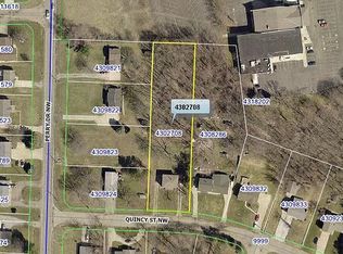 5083 Quincy St NW, Canton, OH 44708