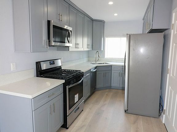 3rd image of 1830-1838 E 7th St #9