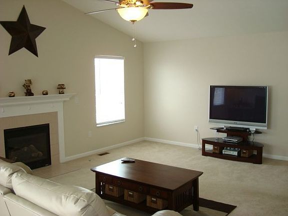 3rd image of 3912 Ponds Edge St