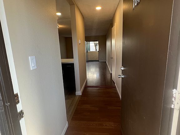 2nd image of 1554 Pine Ave