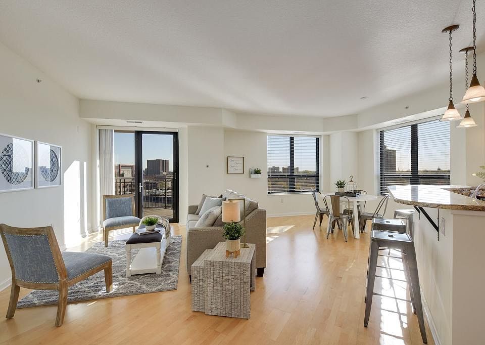 1st image of 500 E Grant St APT 611