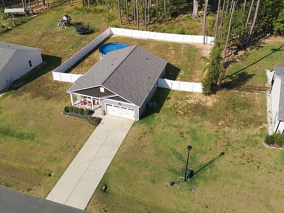 4th image of 93 Regis Ln