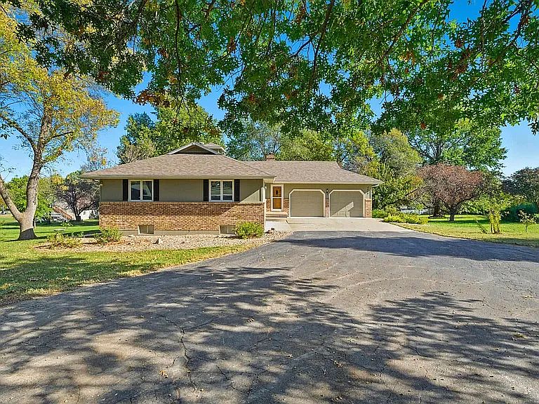 1st image of 4639 Meadow Ln