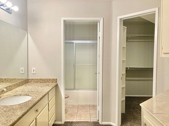 4th image of 2800 Keller Dr APT 3