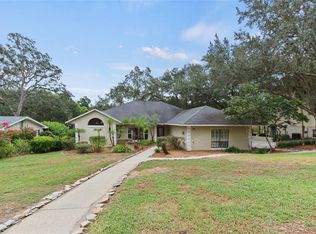 2050 Hillside Dr, Mount Dora, FL 32757