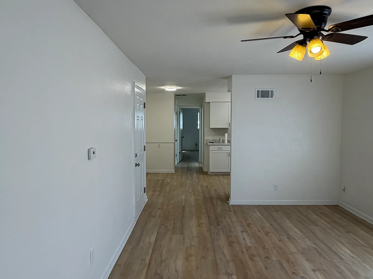 1 bed, 700 sqft, $950 — Photo 3