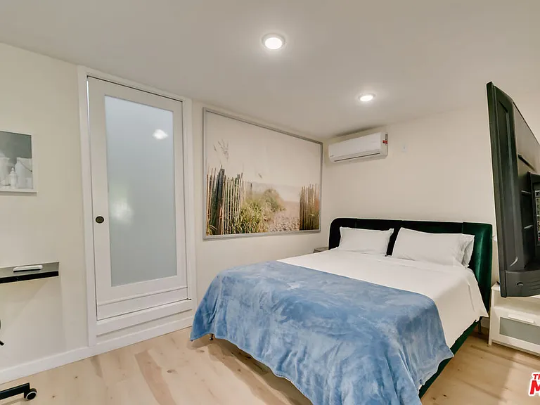 8761 Dorrington Ave #B — Photo 4
