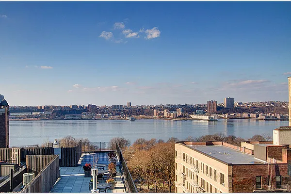 Sold by Stribling | media 22