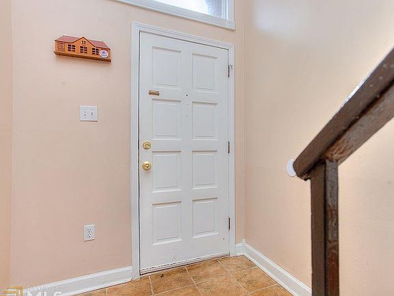 4th image of 2525 Bradford Sq