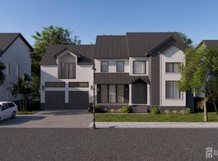 1 Leora Dr, Edison, NJ 08817