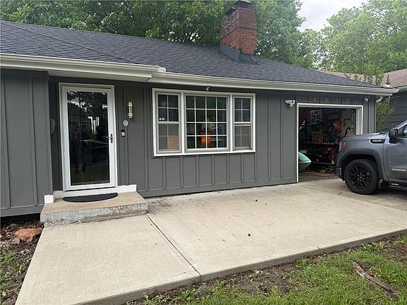 4th image of 8513 Arlington Ave