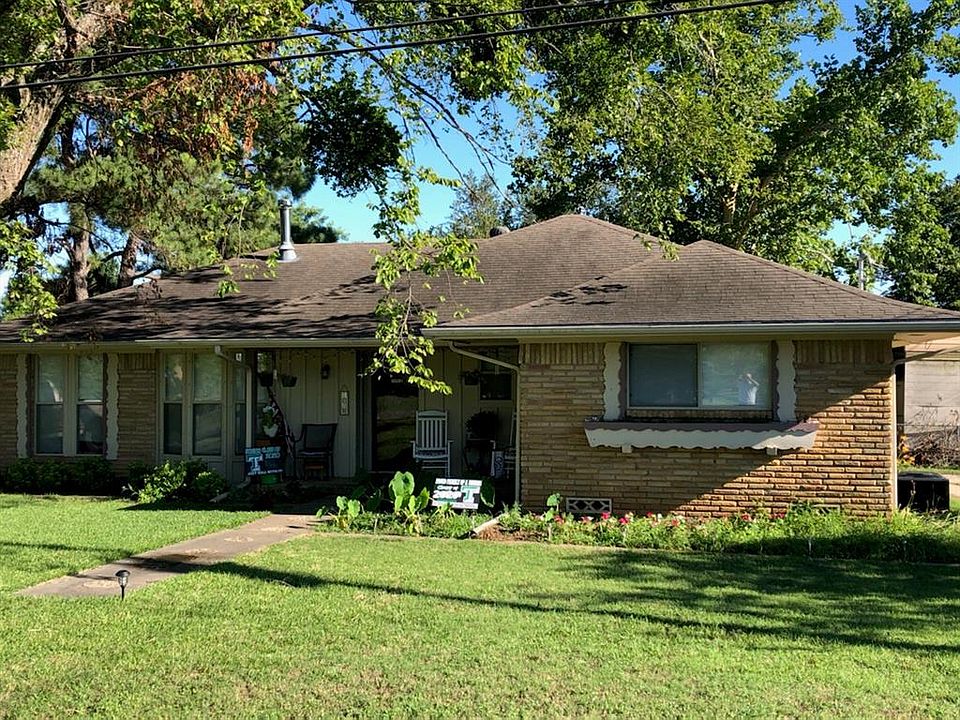 1st image of 512 W Hughes St
