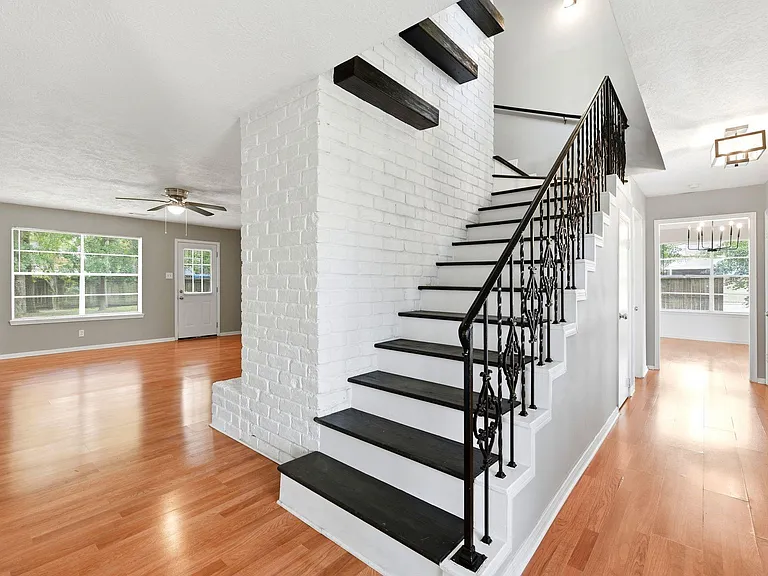 7902 Lichen Ln — Photo 5