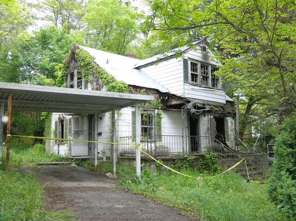 507 S Iron St, Marion, VA 24354