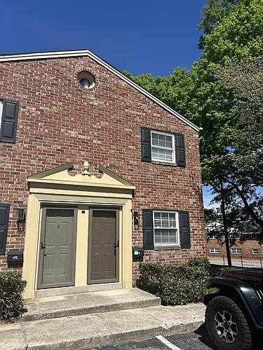 2530 E North St Photo 1