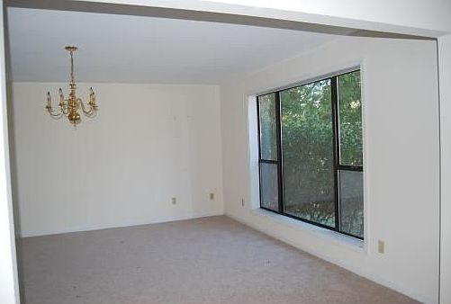 2nd image of 1214 Hammersmith Ln