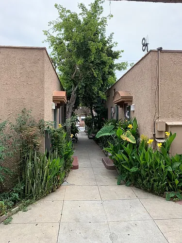 435 Rose Ave Photo 1