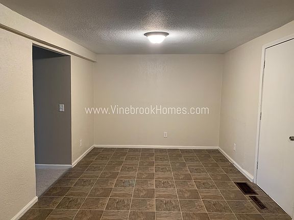 4th image of 3906 Windsor Ave