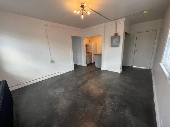 134 Pleasant St #8, Morgantown, WV 26505