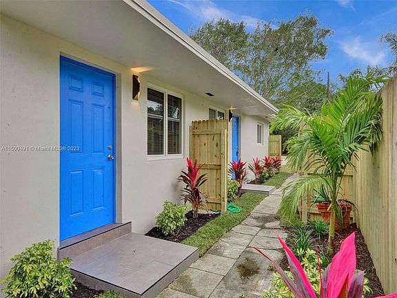 5th image of 2555 NE 183rd St