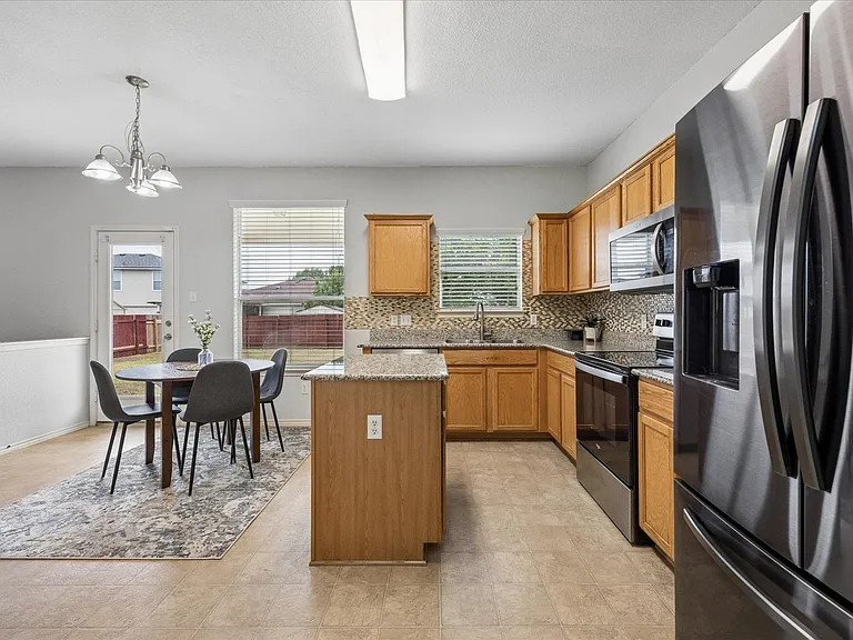 13504 Richard Nixon St — Photo 10