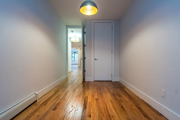 Rented by Nooklyn NYC LLC | media 54