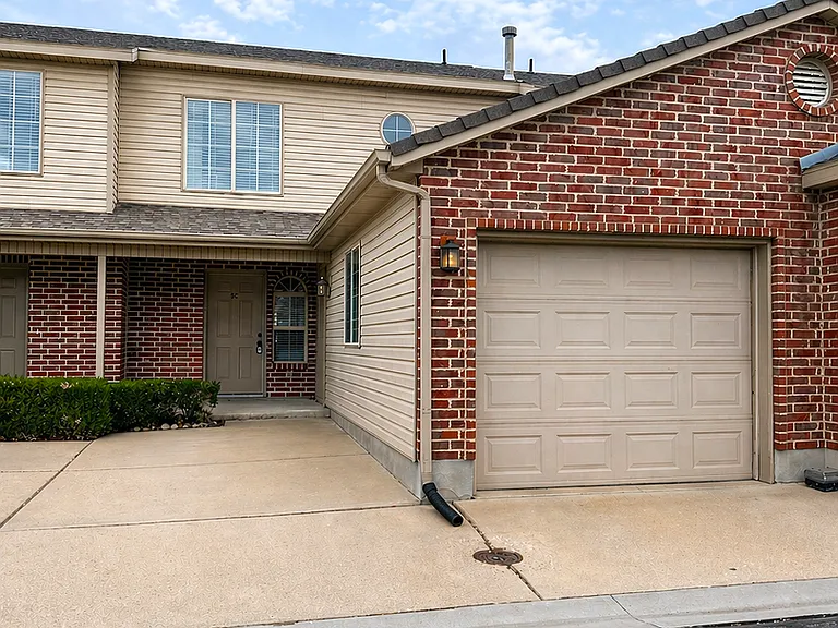 Brookshire Townhomes — Photo 19