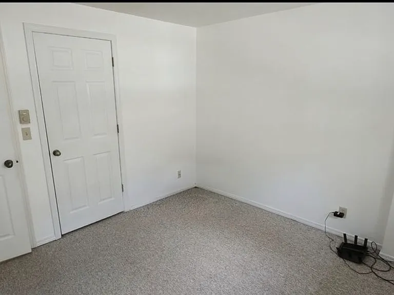 530 NW Carolyn Ln — Photo 22