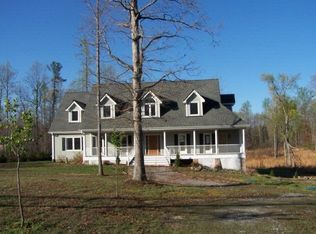 7890 Stonewall Dr, Amelia Court House, VA 23002